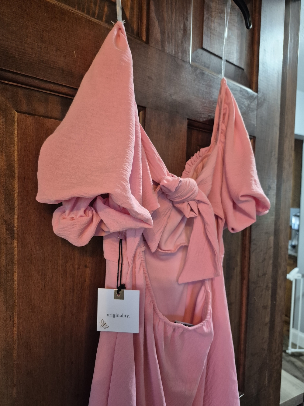 Puff-Sleeve Midi Dress in Pink - Picture 7 of 8